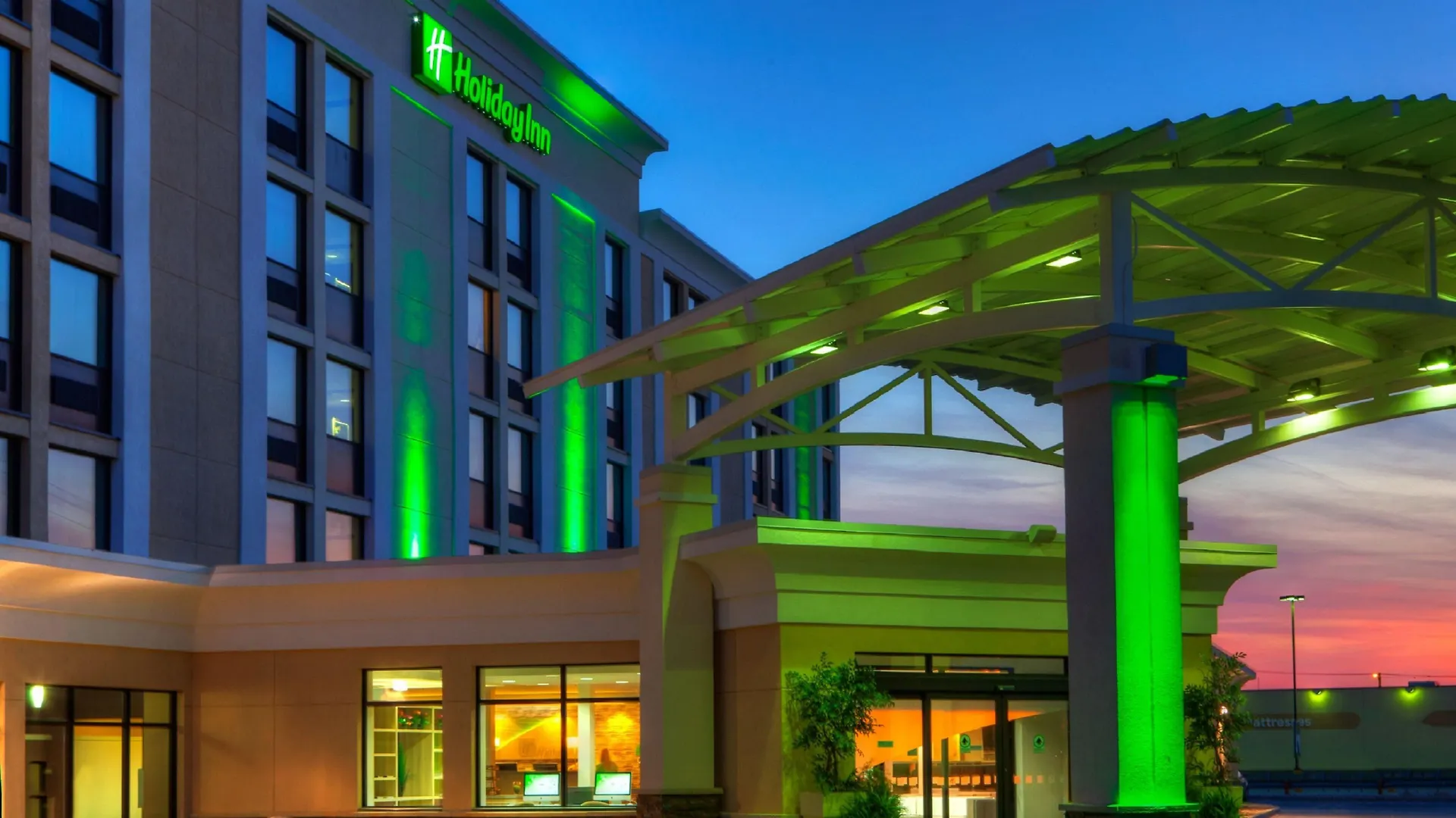 Holiday Inn Express Winnipeg Airport - Polo Park By Ihg