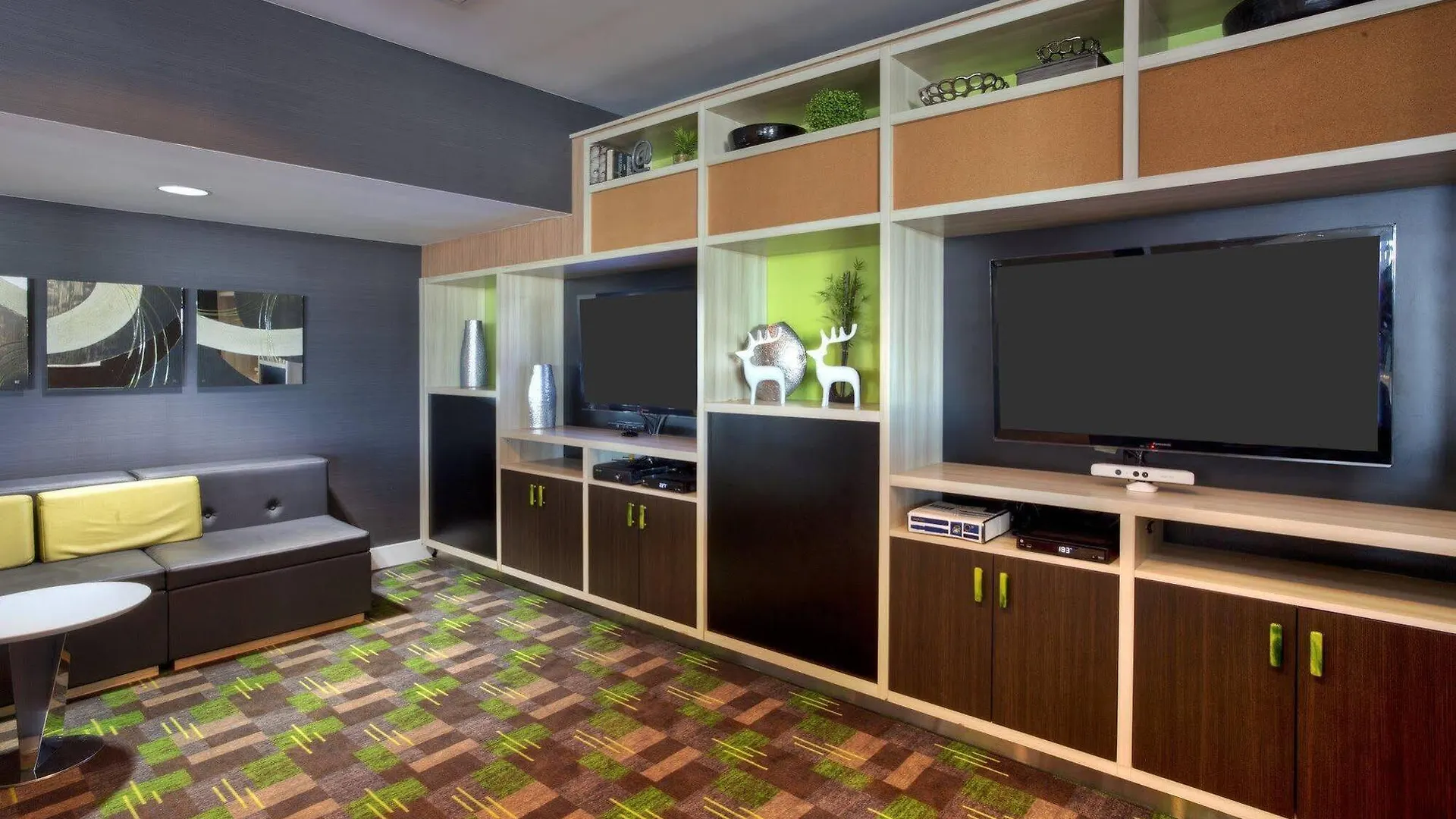 Hotel Holiday Inn Express Winnipeg Airport - Polo Park By Ihg